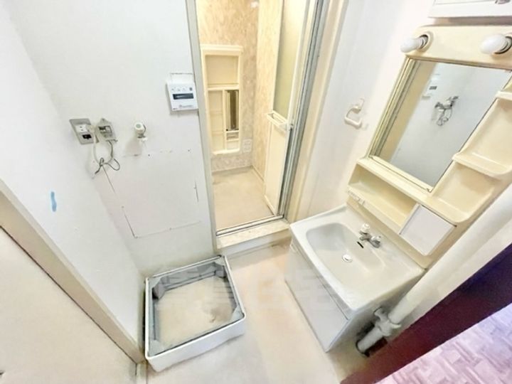 大阪府茨木市新中条町の賃貸マンションの内装
