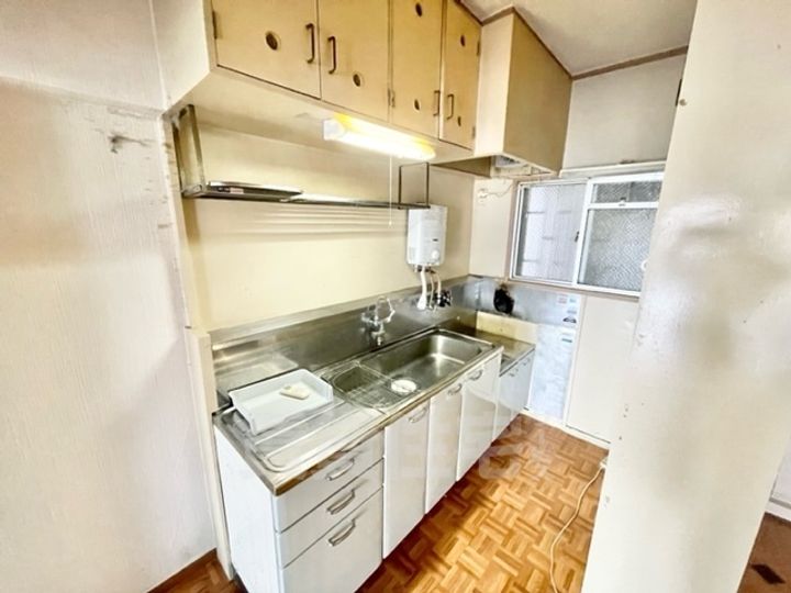 大阪府茨木市新中条町の賃貸マンションのキッチン