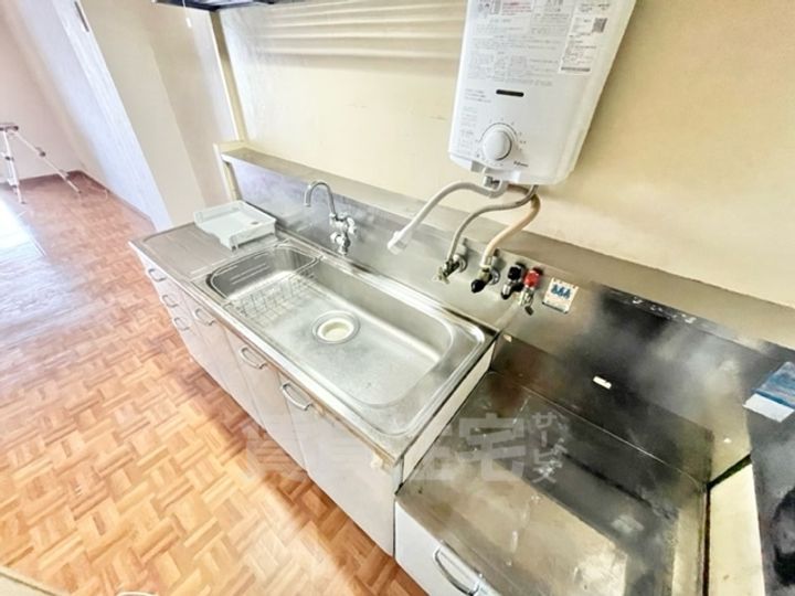 大阪府茨木市新中条町の賃貸マンションのキッチン