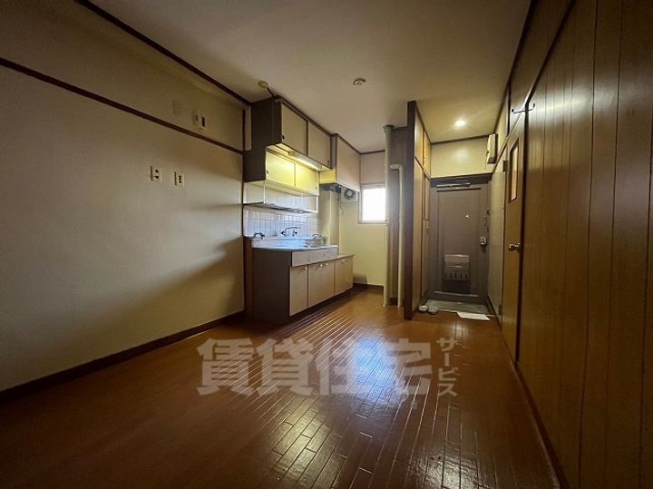 丸宗ビルの居間