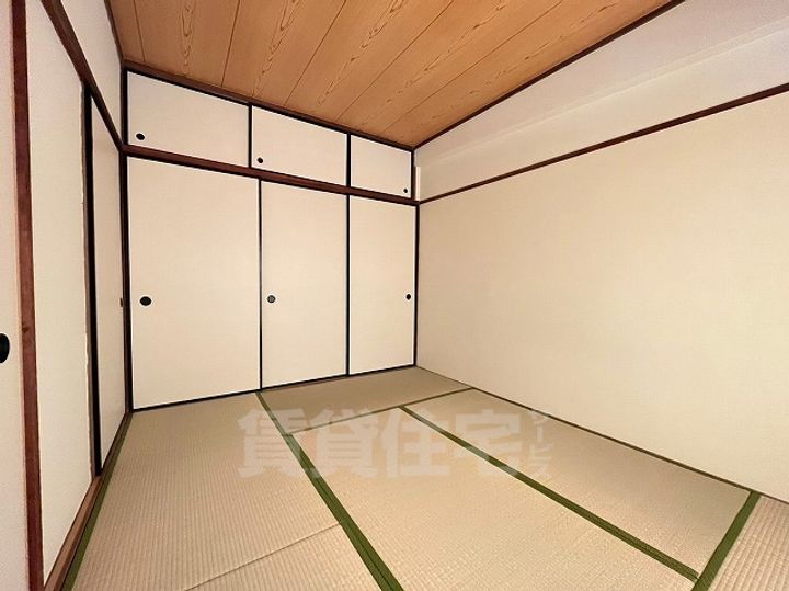 丸宗ビルの居間