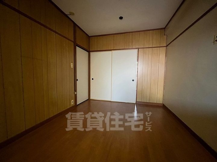 丸宗ビルの居間