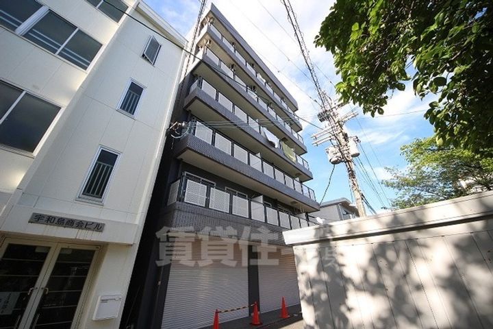 奈良県奈良市三条町の賃貸マンションの外観