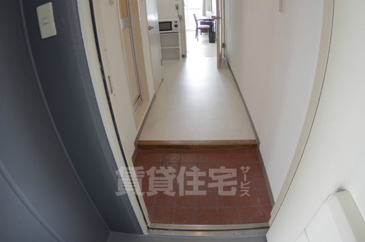 奈良県奈良市三条町の賃貸マンションの玄関
