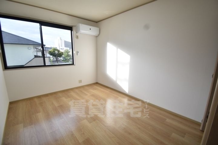 大阪府泉大津市我孫子2丁目の賃貸アパートの寝室