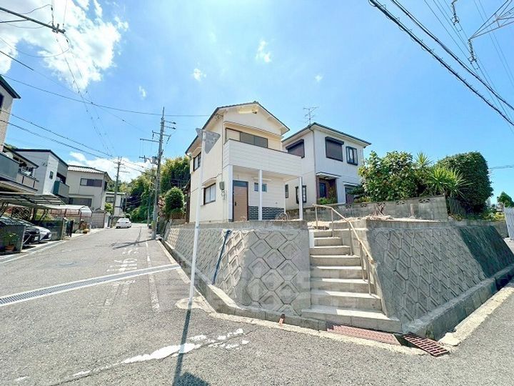 大阪府富田林市楠風台1丁目(一戸建)の賃貸物件の外観