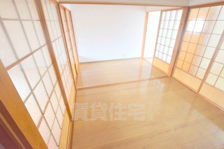 新栄河原コーポ2Fの子供部屋