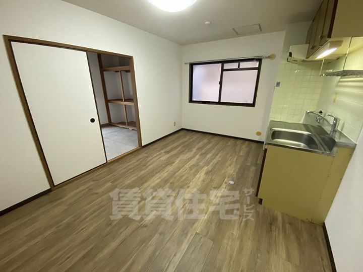 ウィッチ難波の居間