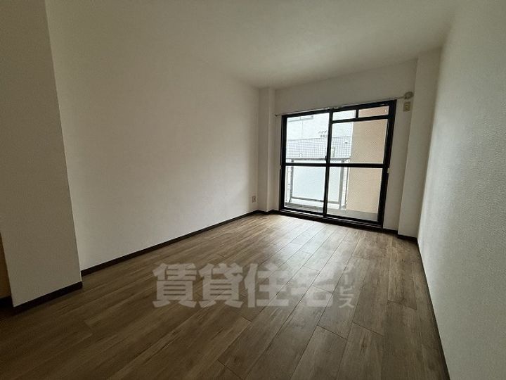 ウィッチ難波の居間