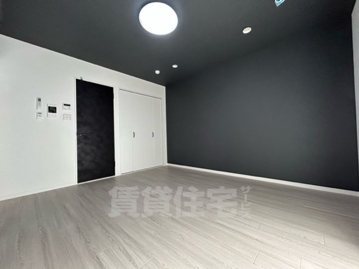 大阪府堺市堺区九間町西2丁の賃貸マンションの居間
