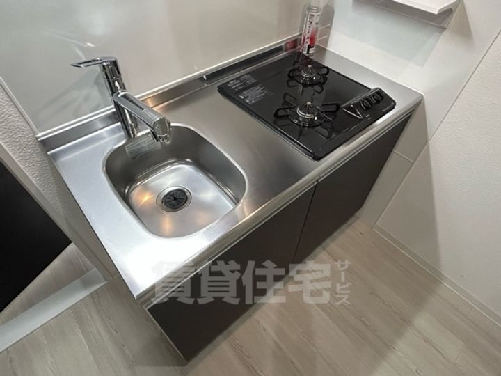 大阪府堺市堺区九間町西2丁の賃貸マンションのキッチン
