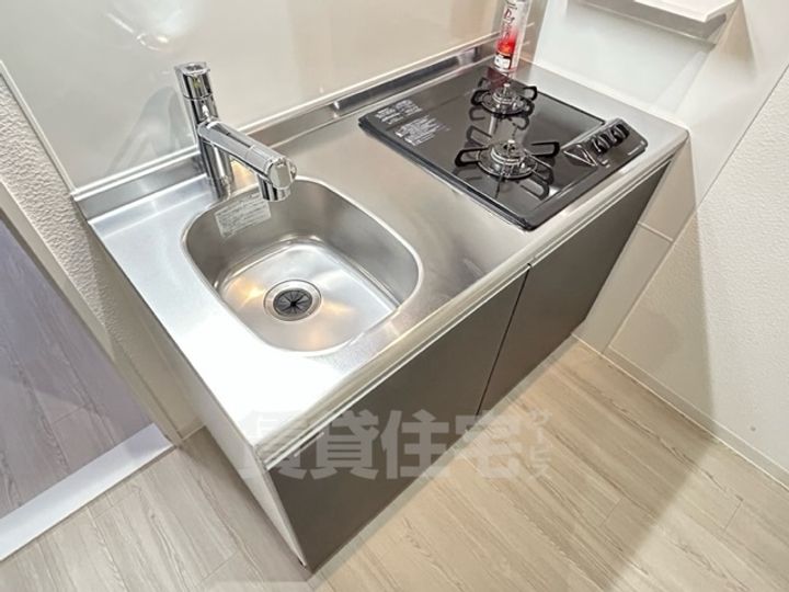大阪府堺市堺区九間町西2丁の賃貸マンションのキッチン