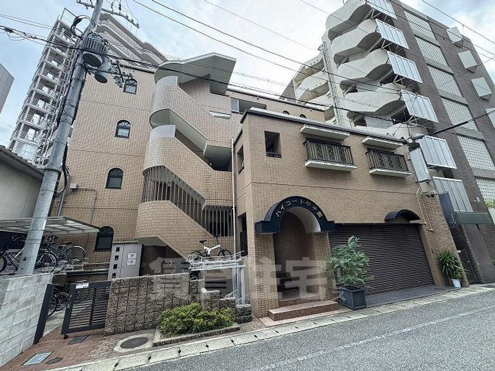 ハイコート甲子園の外観