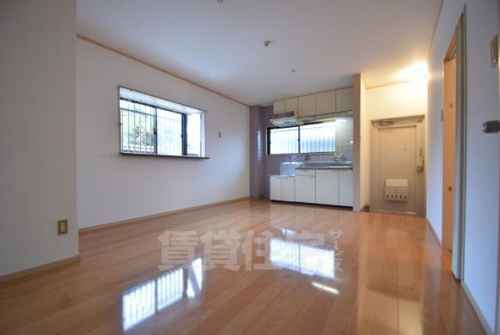 大阪府茨木市水尾1丁目の賃貸マンションの居間