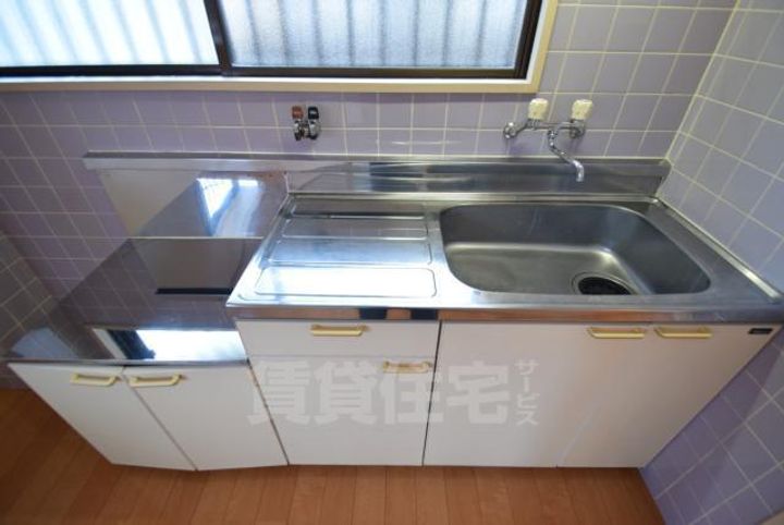 大阪府茨木市水尾1丁目の賃貸マンションのキッチン