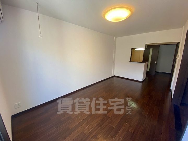 大阪府東大阪市下六万寺町2丁目の賃貸アパートの居間