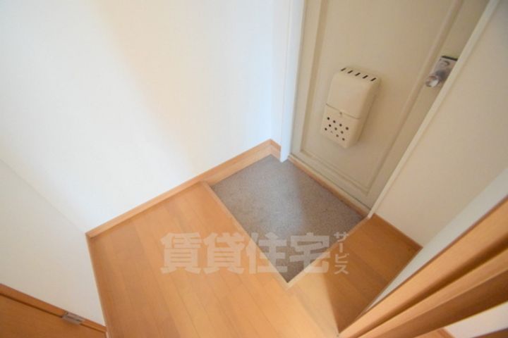 ヴェルドミール山忠西脇302の玄関