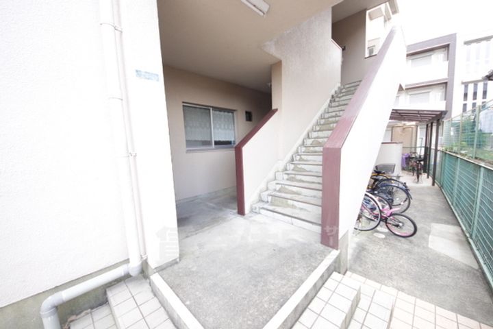 ハイツ平沼の玄関