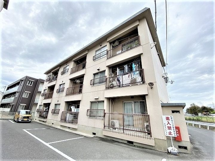 ハイツ平沼の外観