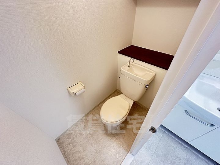 大阪府東大阪市鴻池本町の賃貸マンションの内装