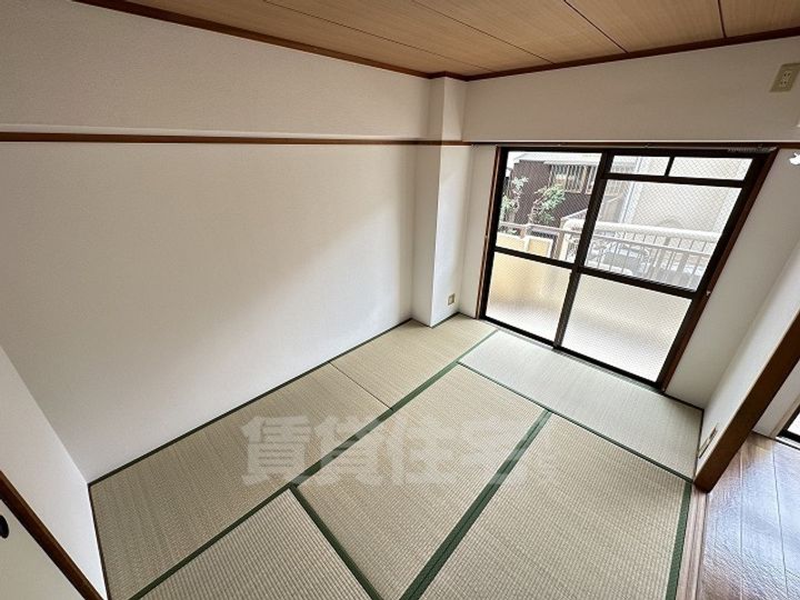 大阪府東大阪市本町の賃貸マンションの寝室