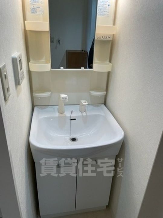 大阪府堺市堺区浅香山町3丁の賃貸マンションの内装