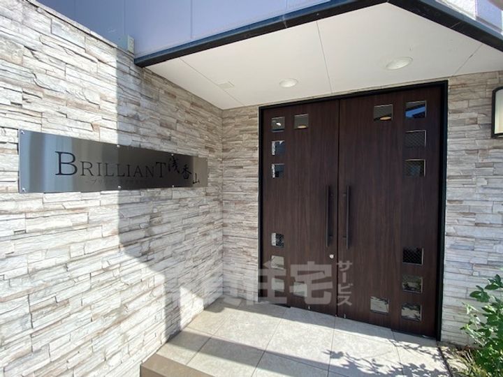 大阪府堺市堺区浅香山町3丁の賃貸マンションの玄関
