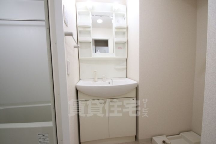 大阪府堺市堺区出島海岸通1丁の賃貸マンションの内装