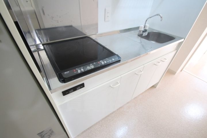 大阪府堺市堺区出島海岸通1丁の賃貸マンションのキッチン