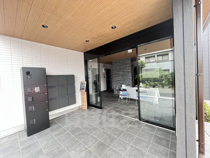 ヴィクトワール 庄の玄関