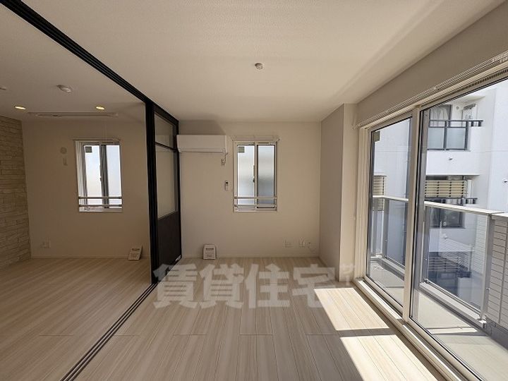 ヴィクトワール 庄の居間