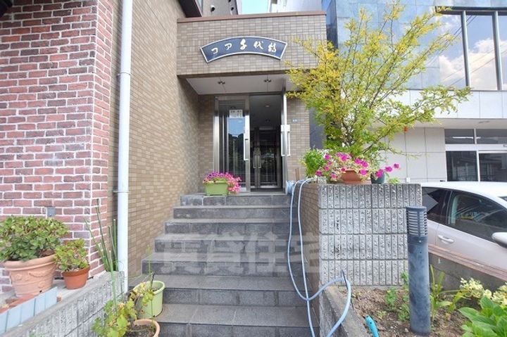 コア千代鶴の玄関