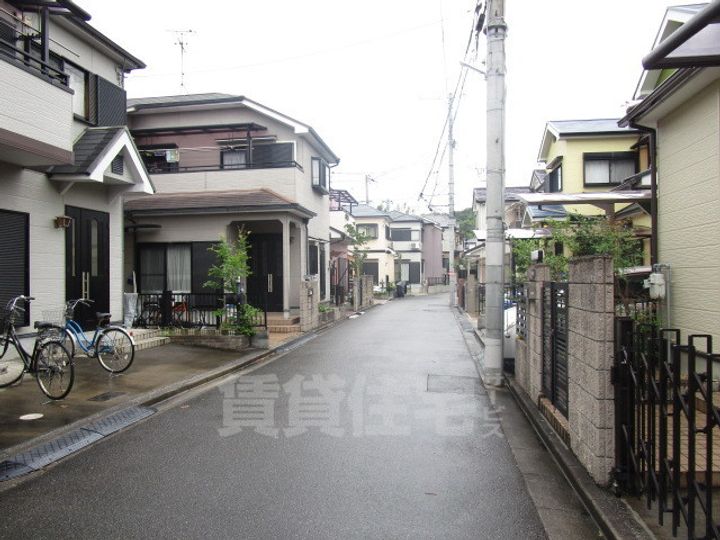 プリウスの周辺