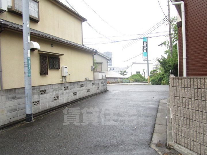 プリウスの周辺