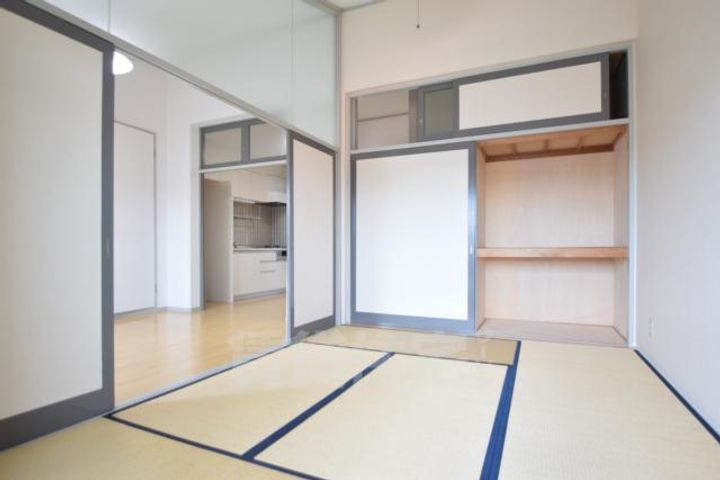 大阪府茨木市南春日丘1丁目の賃貸マンションの子供部屋