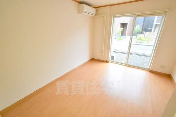 滋賀県守山市立入町の賃貸アパートの居間