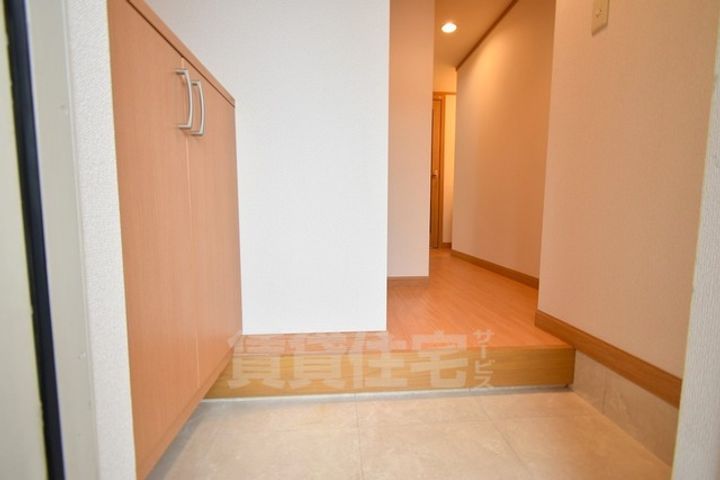 滋賀県守山市立入町の賃貸アパートの玄関