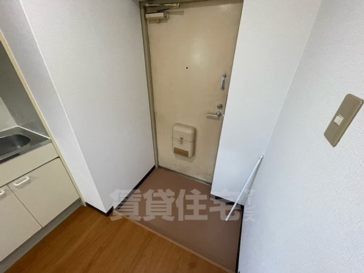 ロイヤル鳳2番館310の玄関