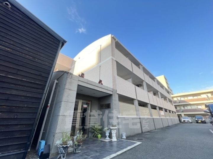 大阪府堺市北区長曽根町の賃貸マンションの外観