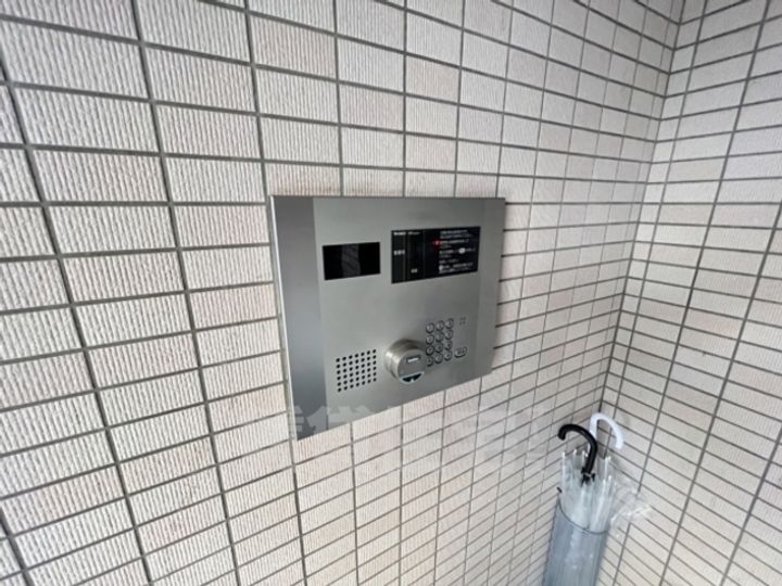 大阪府堺市北区長曽根町の賃貸マンションの玄関