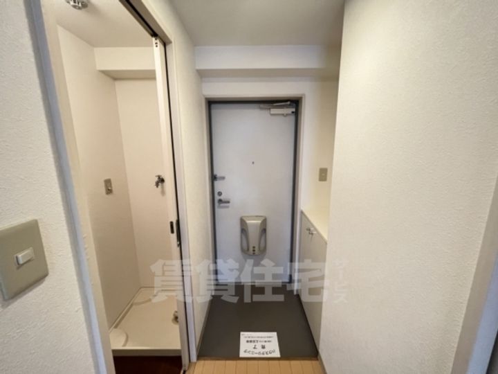 大阪府堺市北区長曽根町の賃貸マンションの玄関