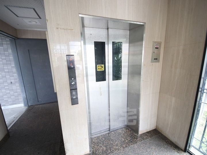 コンフォートグリーンの玄関