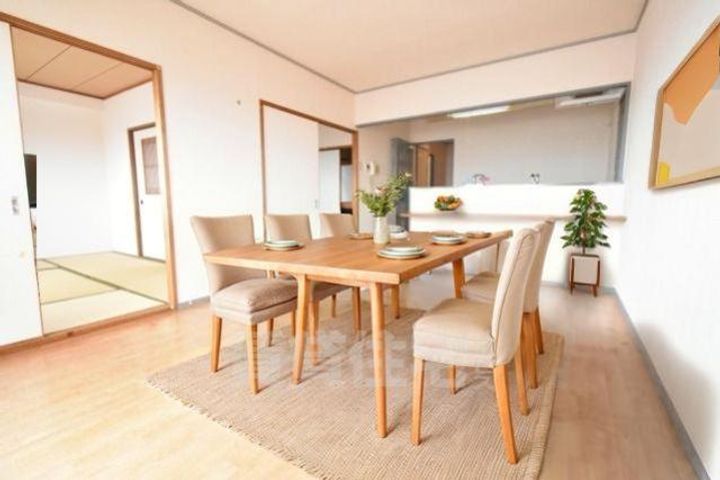 エンデバー高石の居間