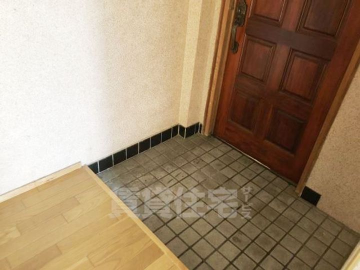 木下ビルの玄関