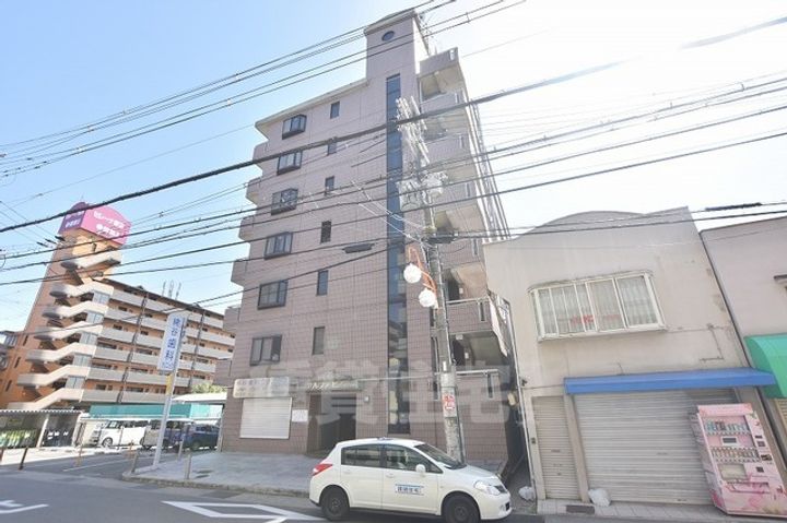 アルファビルの外観