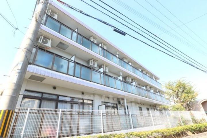 ドミトリーインテリジェンスの外観