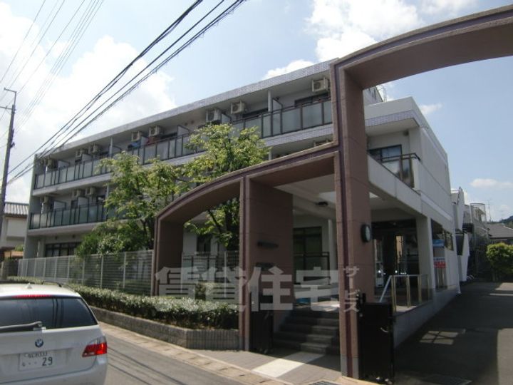 ドミトリーインテリジェンスの外観