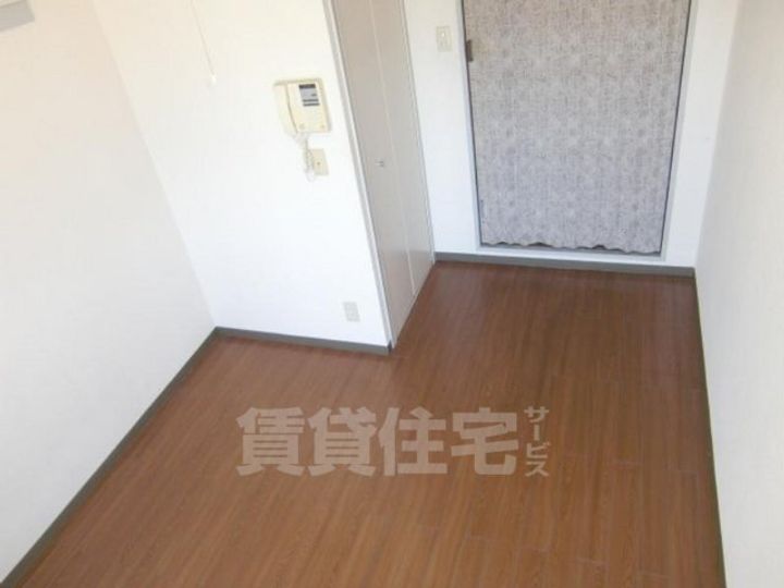 ドミトリーインテリジェンスの居間