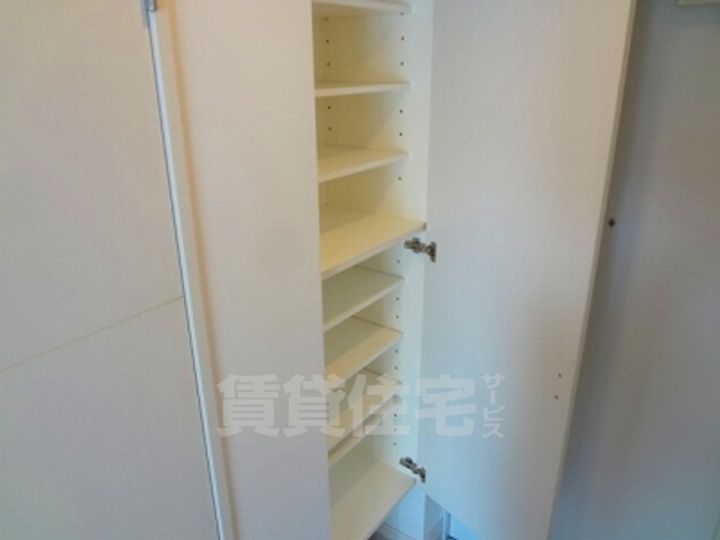 福岡県福岡市博多区豊1丁目の賃貸マンションの居間