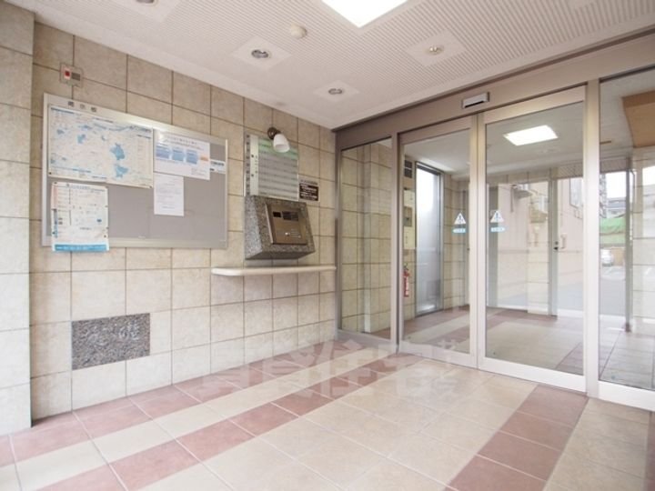 アーバンラックス今池の玄関